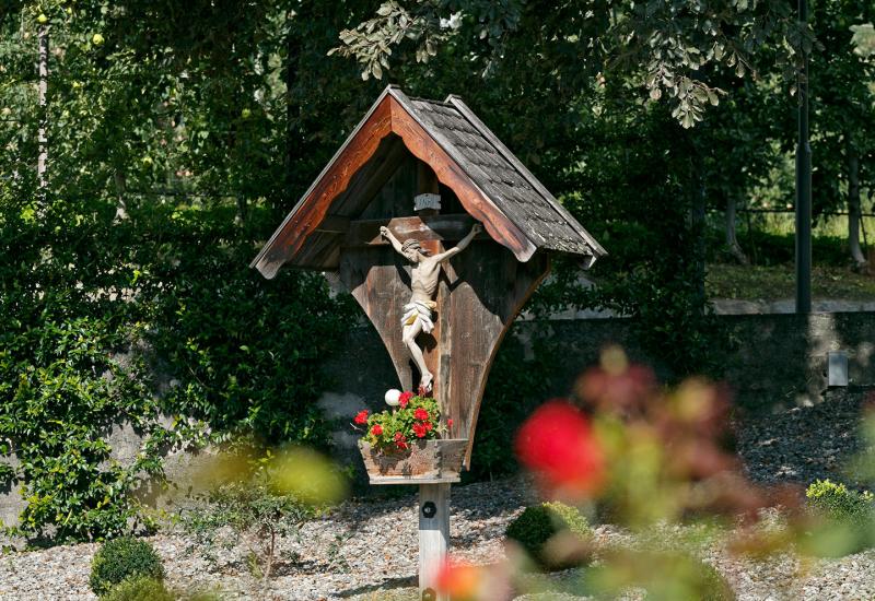 Croce al margine del sentiero - Wiedmairhof Lagundo