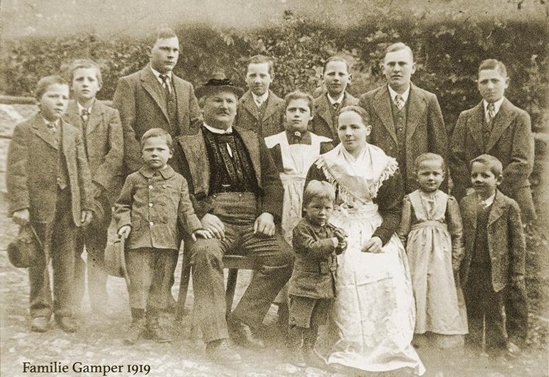 La famiglia Gamper nell’anno 1919
